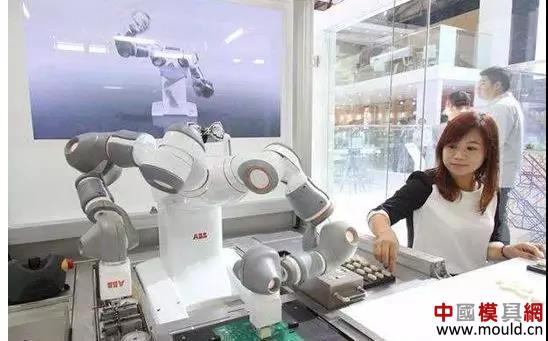 工业机器人与数控机床集成四大应用